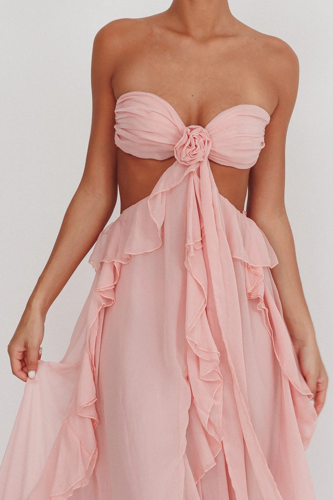 Santiago Cut-Out Ruffle Maxi in Blush - Selfie Leslie